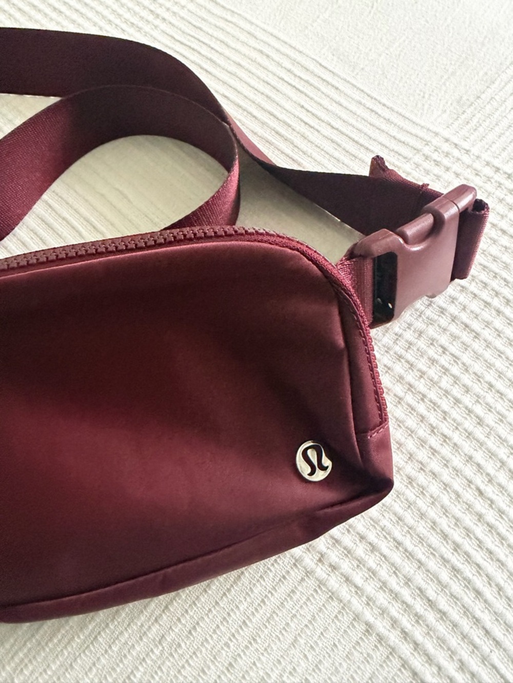 Lululemon Women’s Burgundy Crossbody Waist Bag - Picture 2 of 4